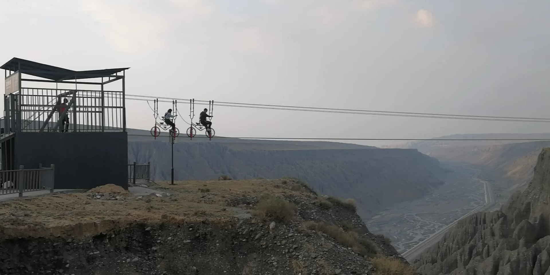 -浙江鵬鳴游樂設備有限公司