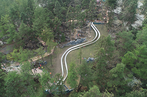 槽式滑道-浙江鵬鳴游樂設備有限公司